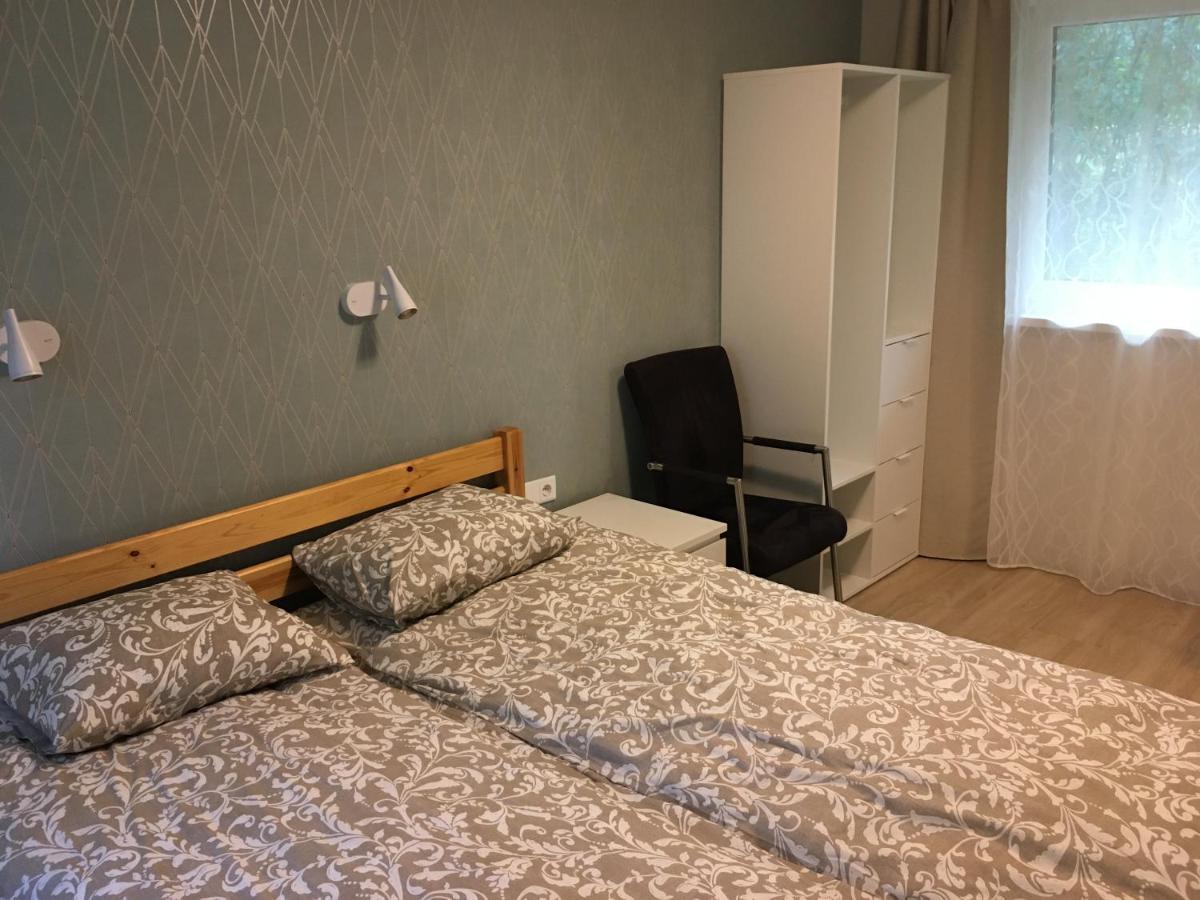 "Ziedkalni" Villa Bīriņi Bagian luar foto