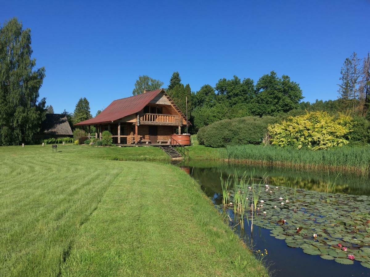 "Ziedkalni" Villa Bīriņi Bagian luar foto