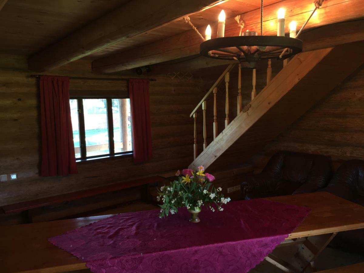 "Ziedkalni" Villa Bīriņi Bagian luar foto